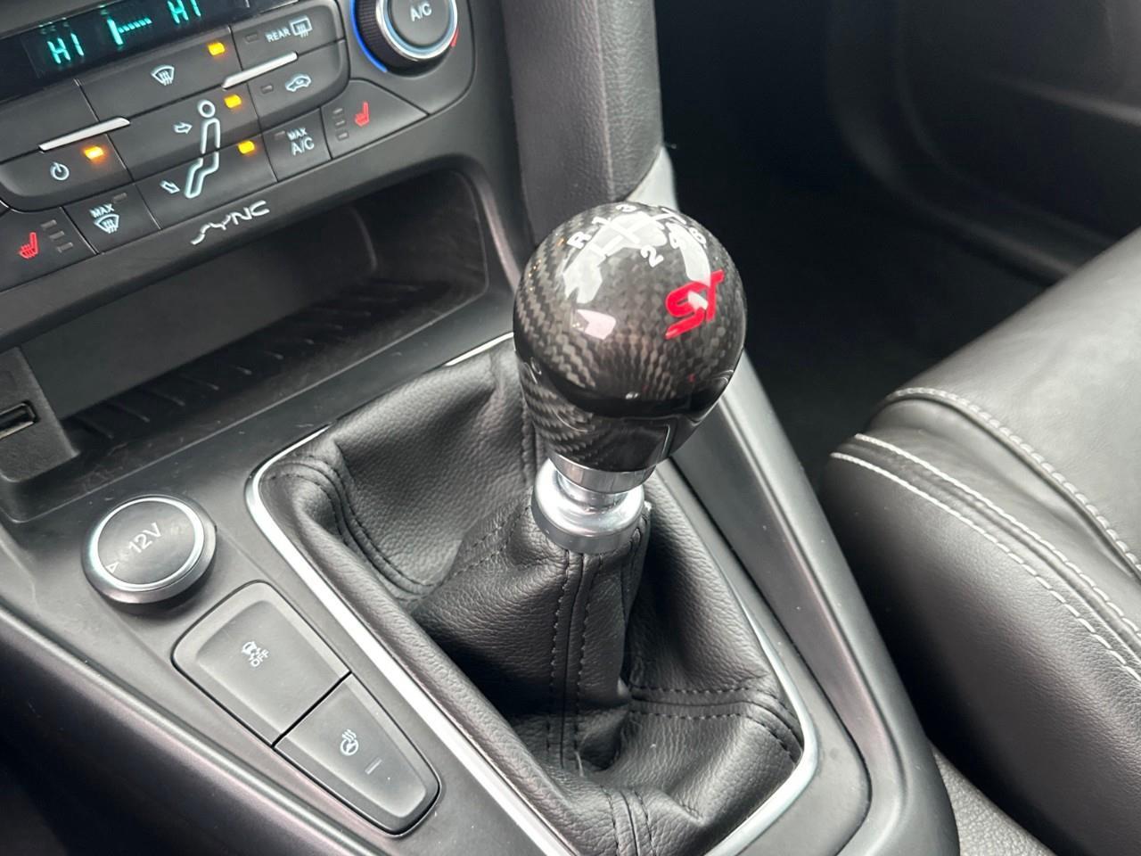 2016 Ford Focus ST Base 4dr Hatchback Photo