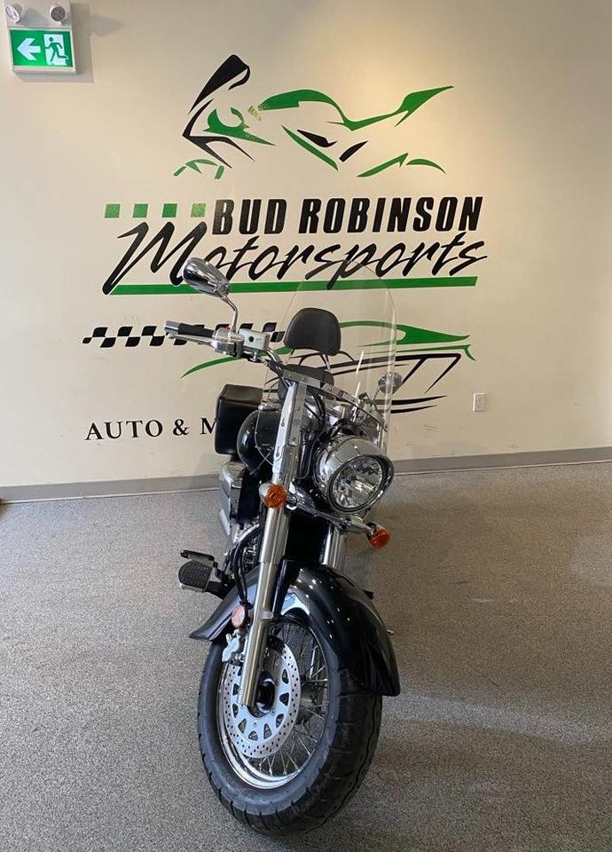 2016 Suzuki BOULEVARD C50T  Photo