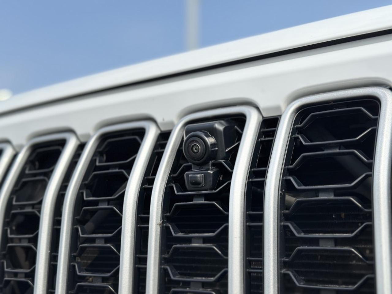 2024 Jeep Wrangler Sahara Photo