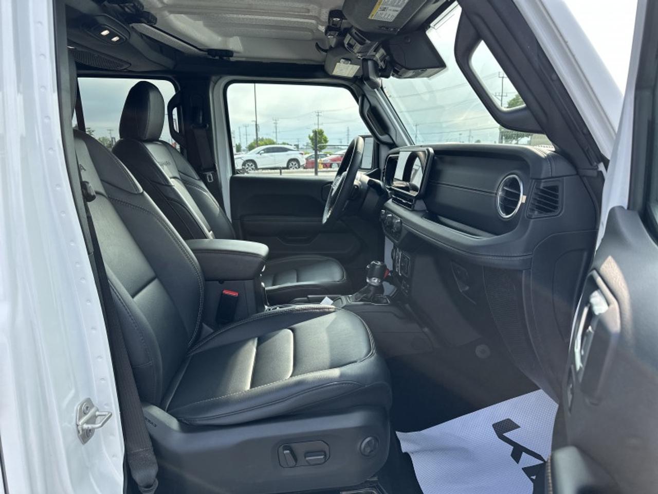 2024 Jeep Wrangler Sahara Photo