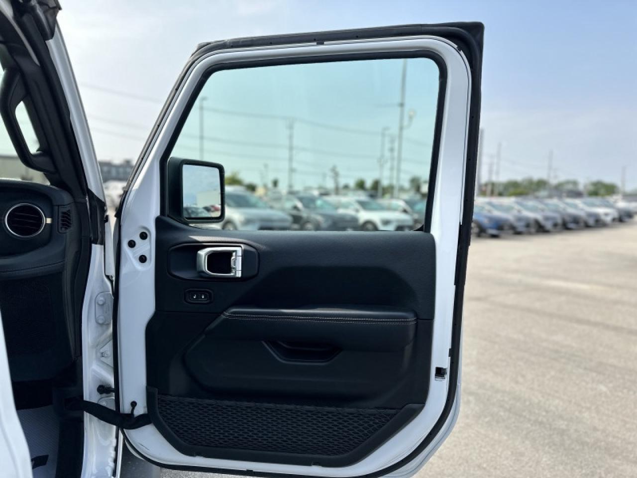 2024 Jeep Wrangler Sahara Photo