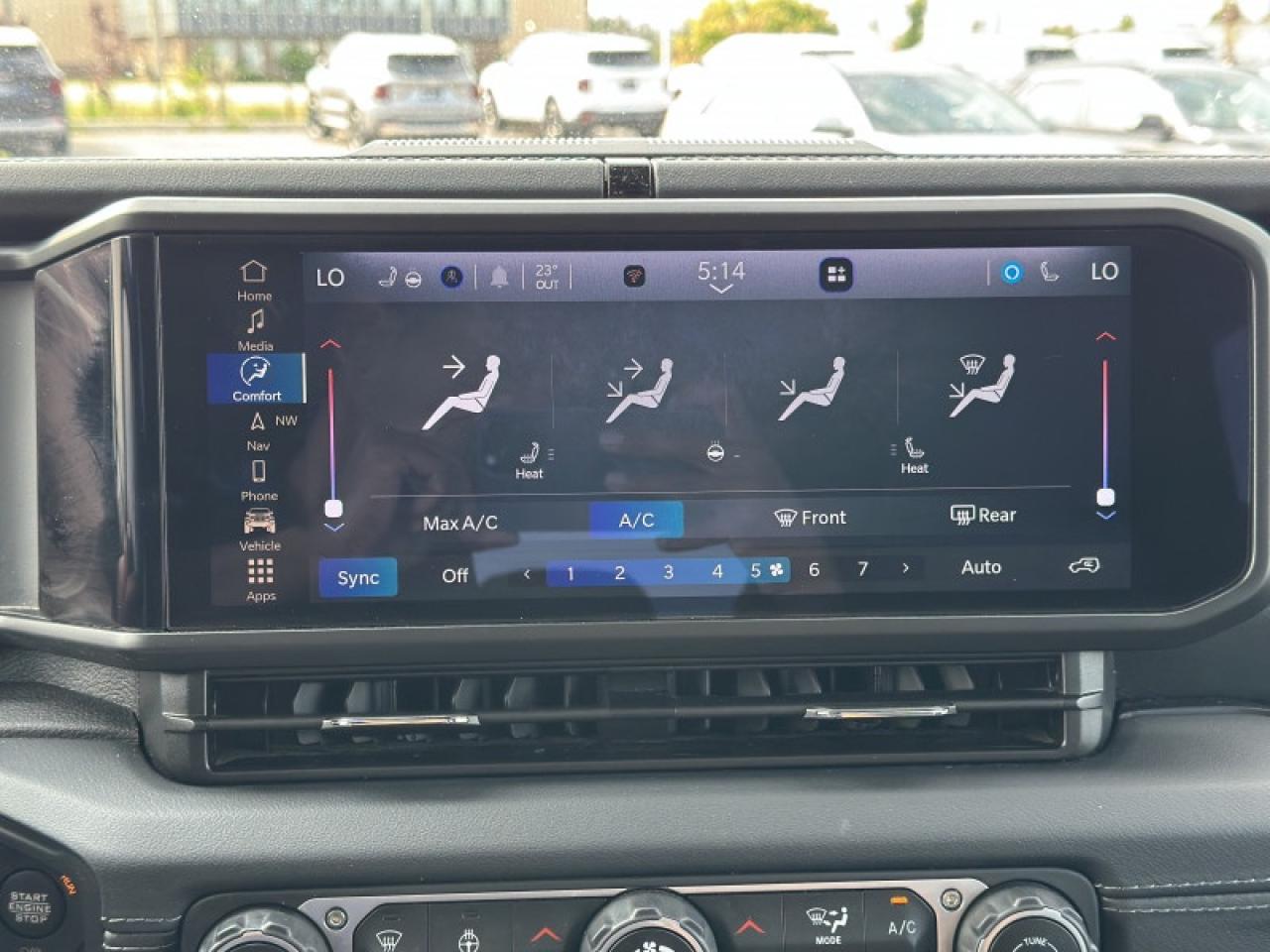 2024 Jeep Wrangler Sahara Photo