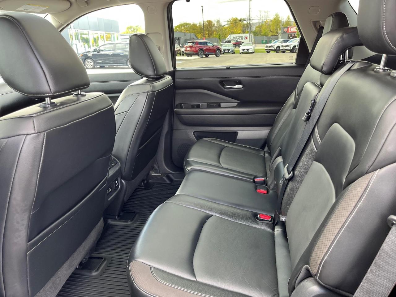 2022 Nissan Pathfinder SL 4dr 4x4 Photo