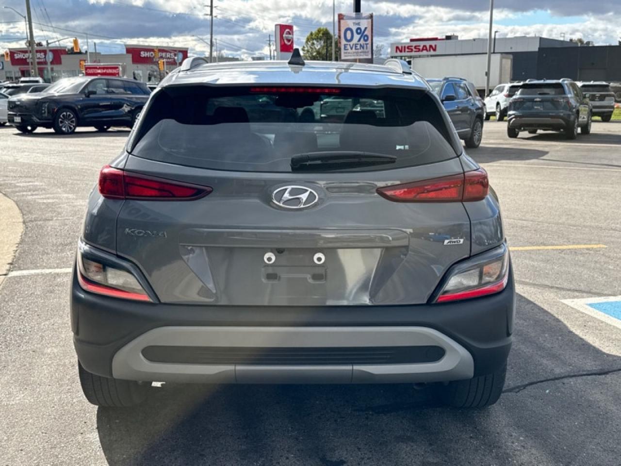 2023 Hyundai KONA 2.0L Preferred AWD w/Sun & Leather Package Photo4