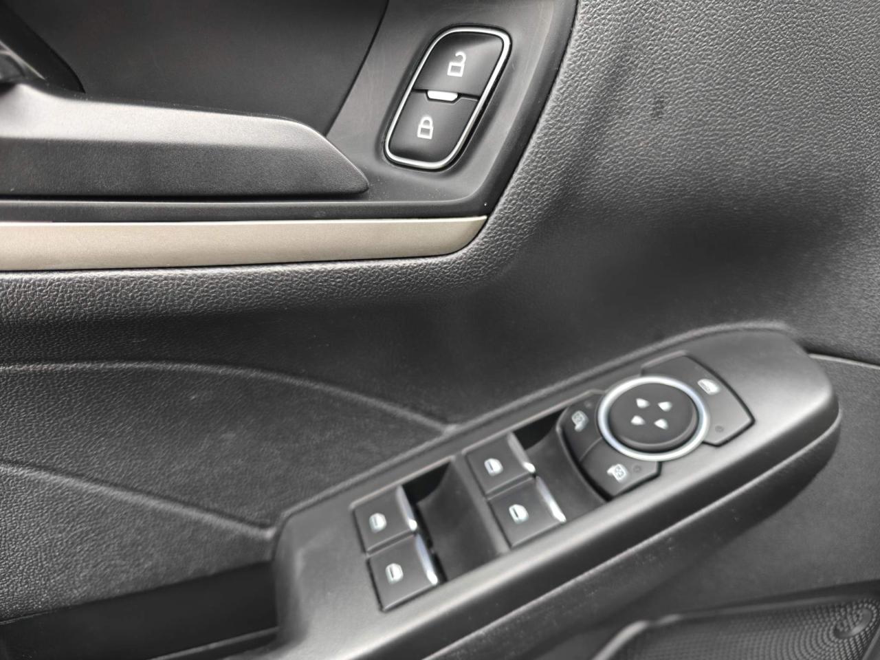 2022 Ford Escape SE Hybrid 4dr All-Wheel Drive Photo