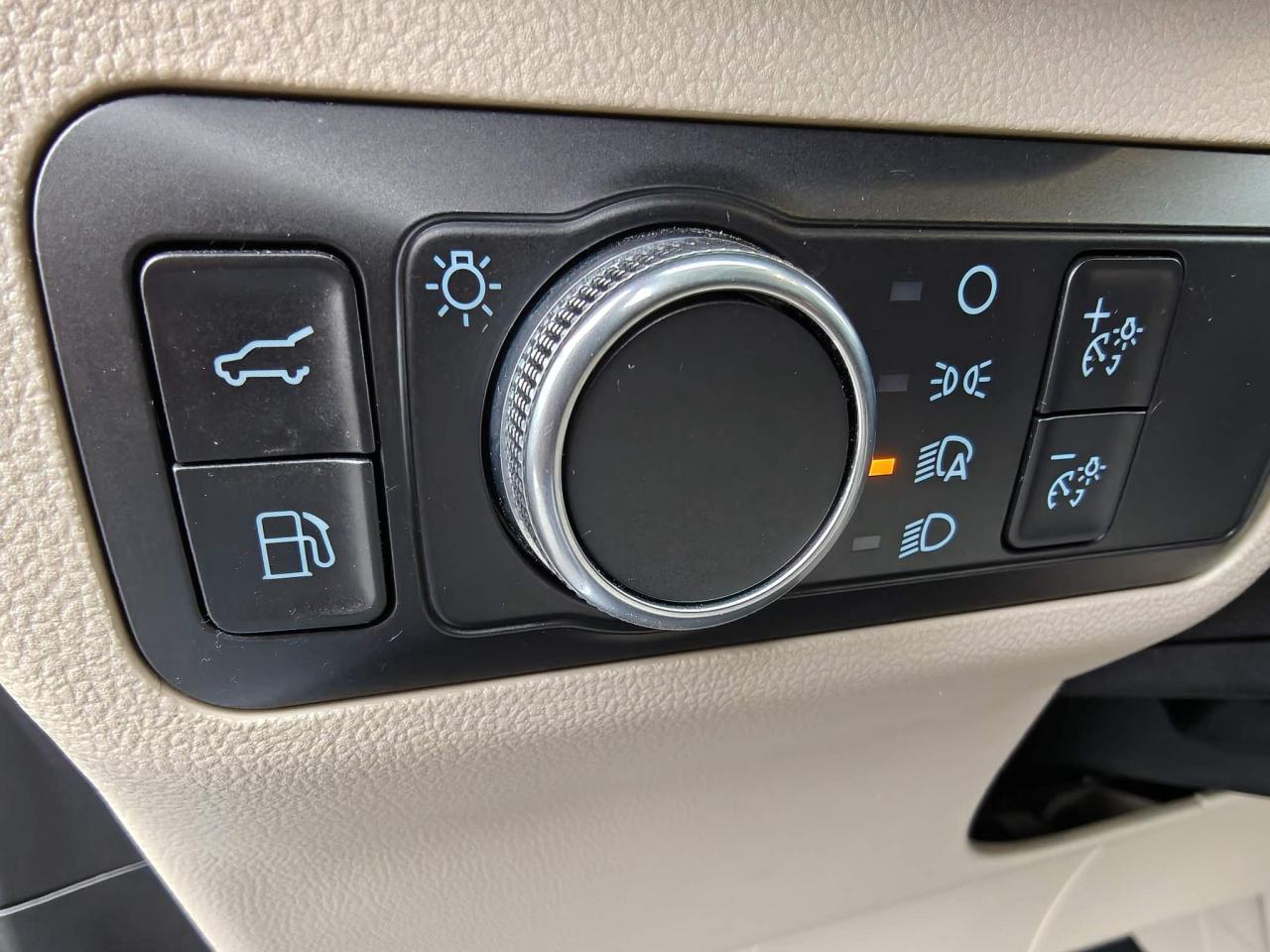 2022 Ford Escape SE Hybrid 4dr All-Wheel Drive Photo