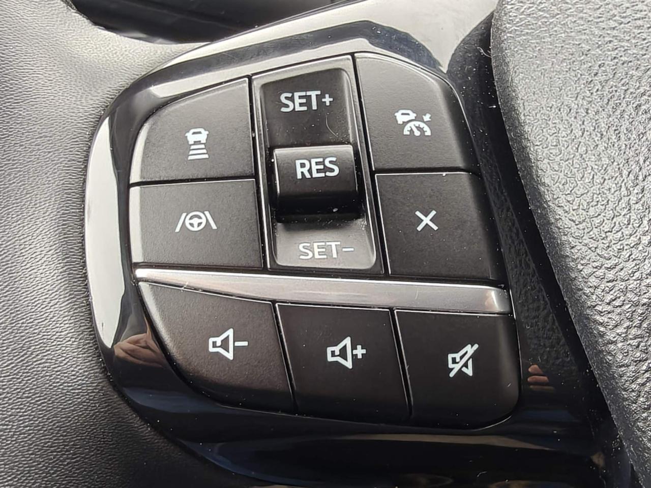 2022 Ford Escape SE Hybrid 4dr All-Wheel Drive Photo