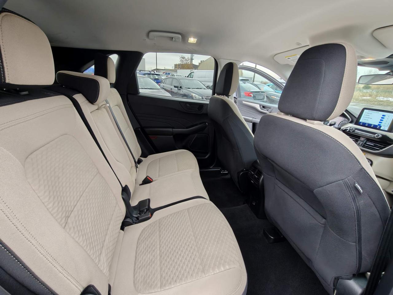 2022 Ford Escape SE Hybrid 4dr All-Wheel Drive Photo