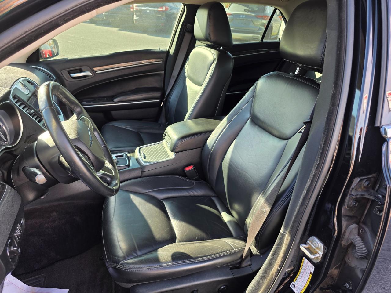 2018 Chrysler 300 Touring 4dr All-wheel Drive Sedan Photo