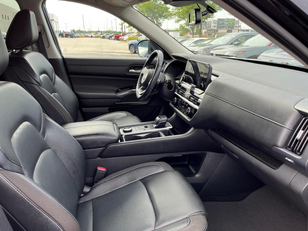 2022 Nissan Pathfinder SL 4dr 4x4 Photo