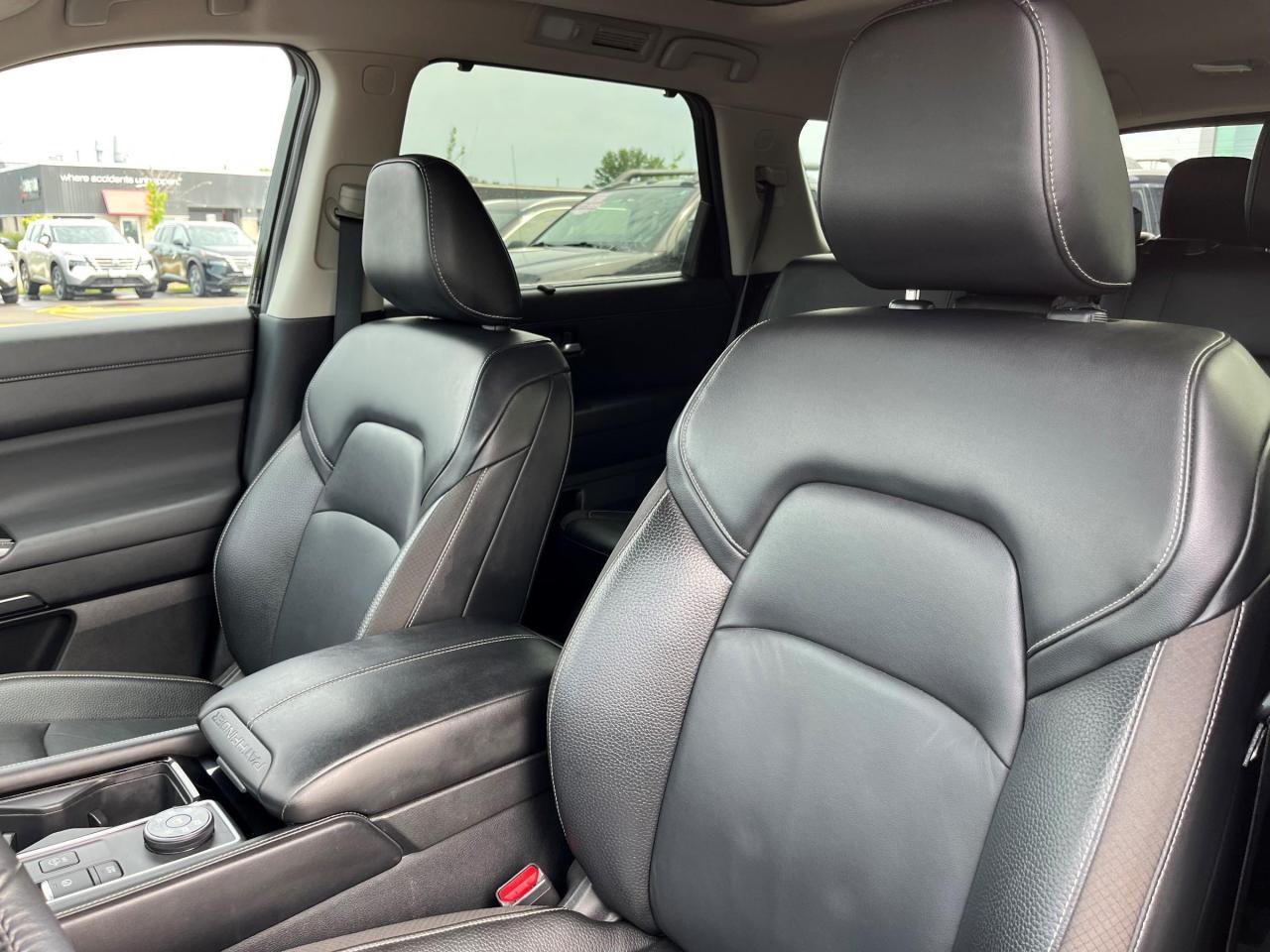 2022 Nissan Pathfinder SL 4dr 4x4 Photo