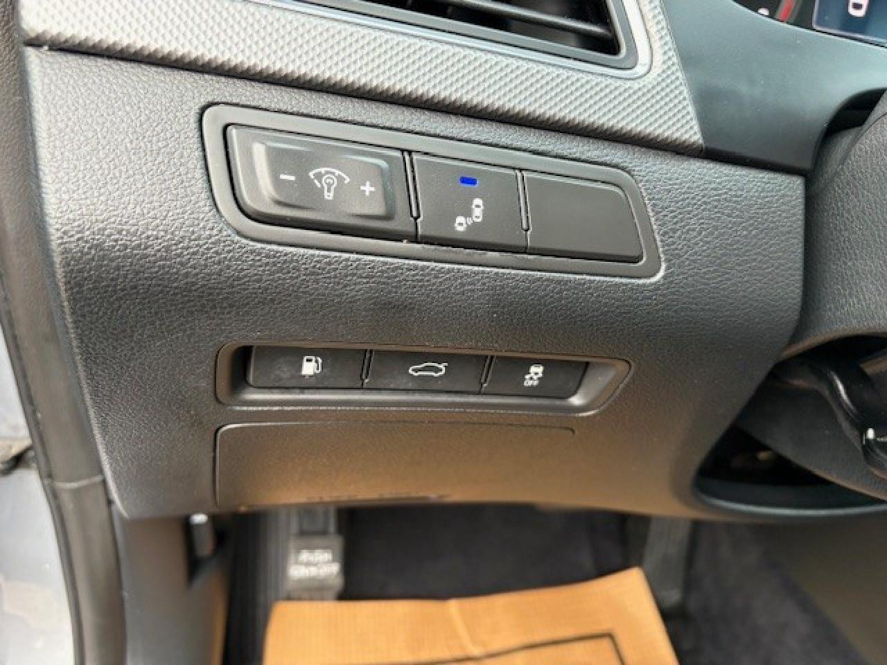 2016 Hyundai Sonata Limited (A6) 4dr Sedan Photo