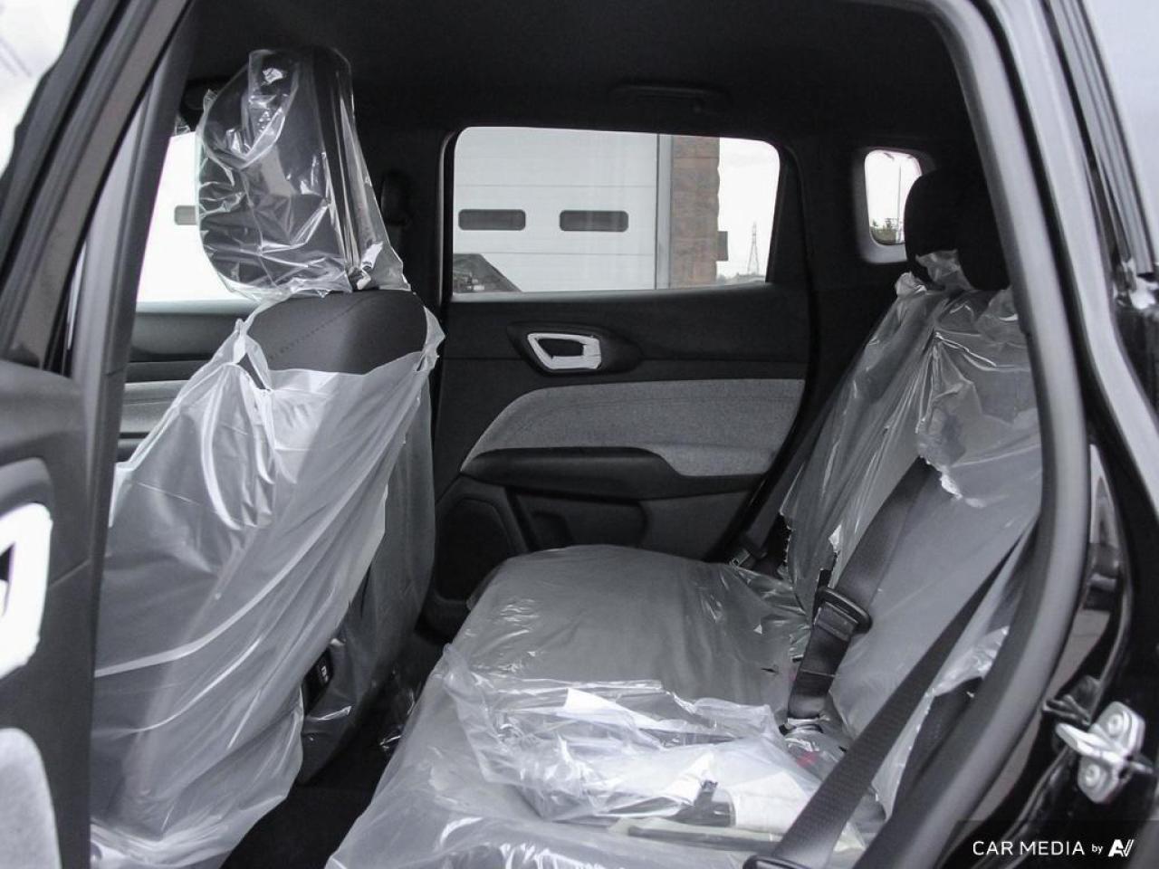 2025 Jeep Compass Sport 4dr 4x4 Photo