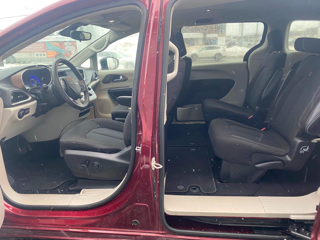 2022 Chrysler Grand Caravan SXT Front-Wheel Drive Passenger Van Photo