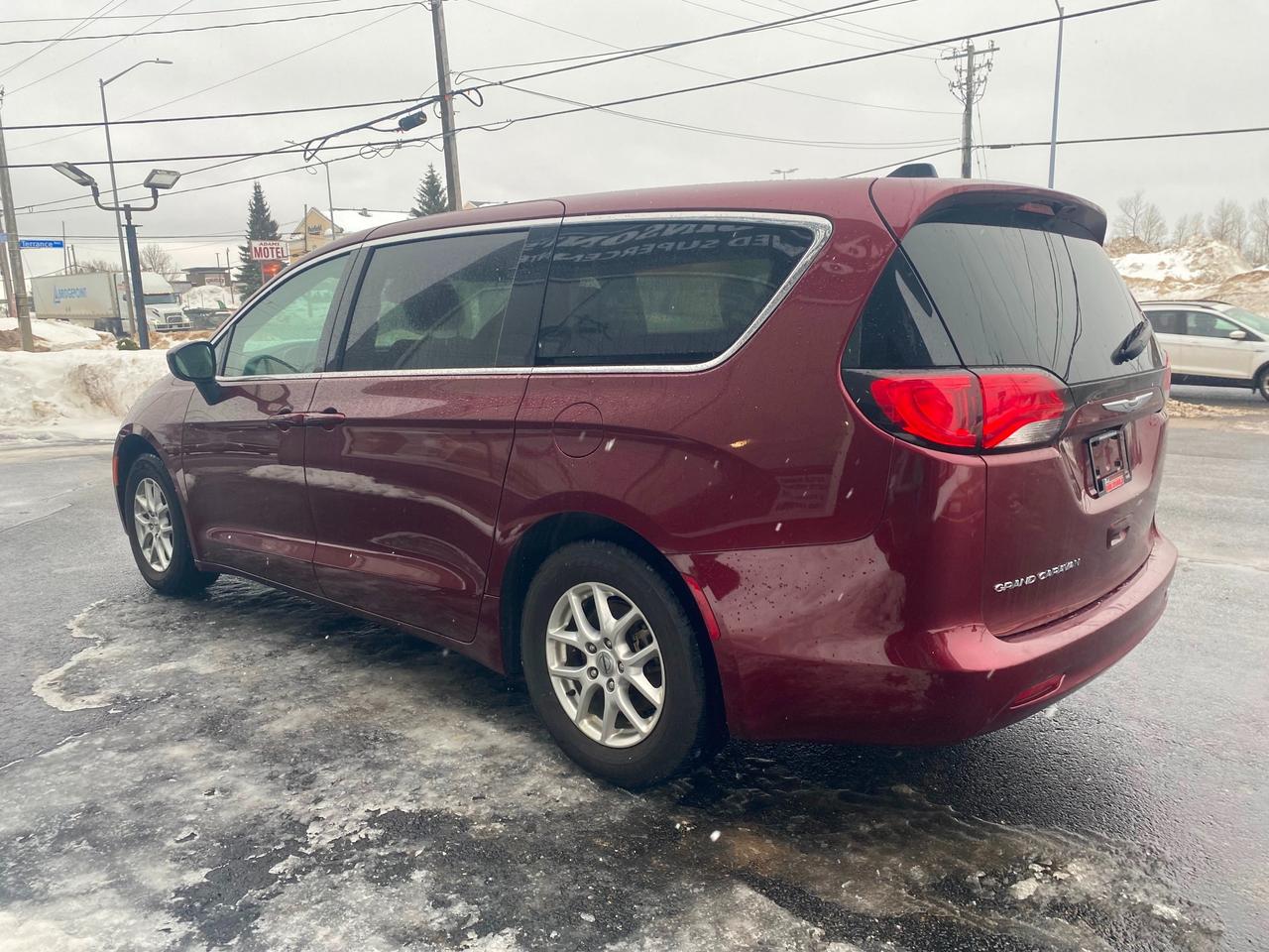 2022 Chrysler Grand Caravan SXT Front-Wheel Drive Passenger Van Photo