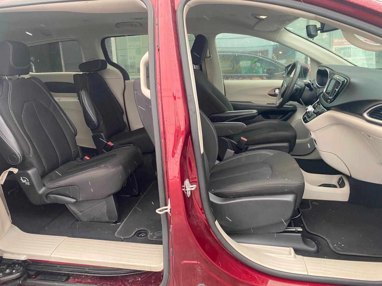2022 Chrysler Grand Caravan SXT Front-Wheel Drive Passenger Van Photo