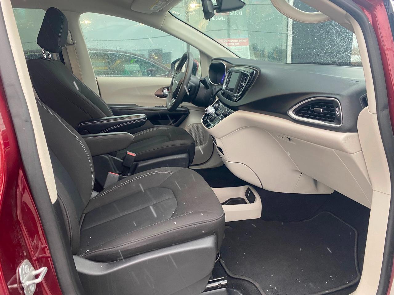 2022 Chrysler Grand Caravan SXT Front-Wheel Drive Passenger Van Photo