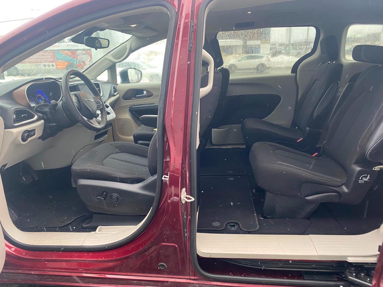 2022 Chrysler Grand Caravan SXT Front-Wheel Drive Passenger Van Photo