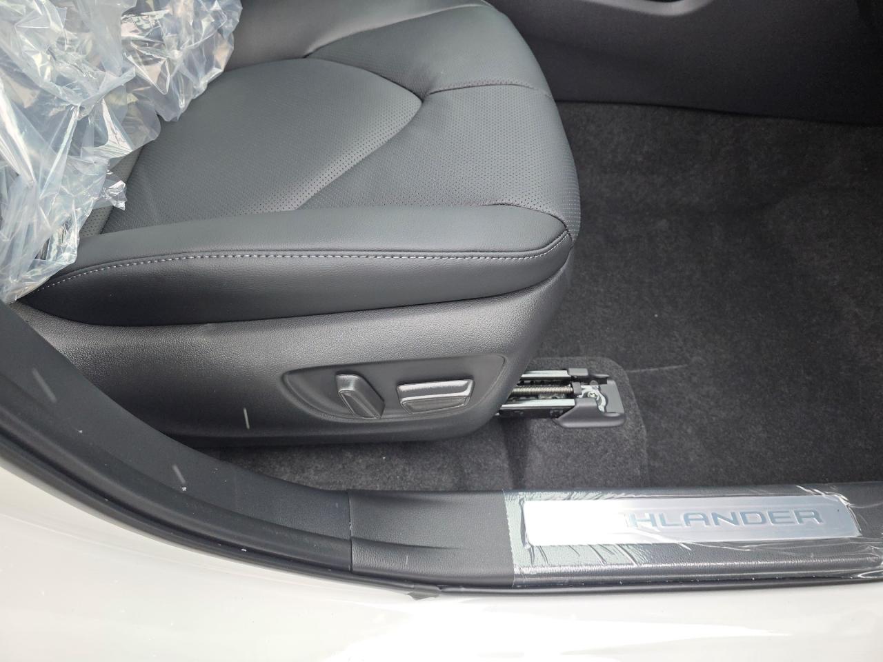 2026 Toyota Highlander Limited 4dr All-Wheel Drive Photo