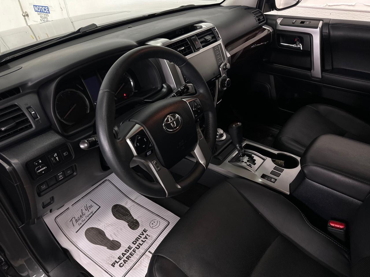 2022 Toyota 4Runner Base 4dr 4x4 Photo