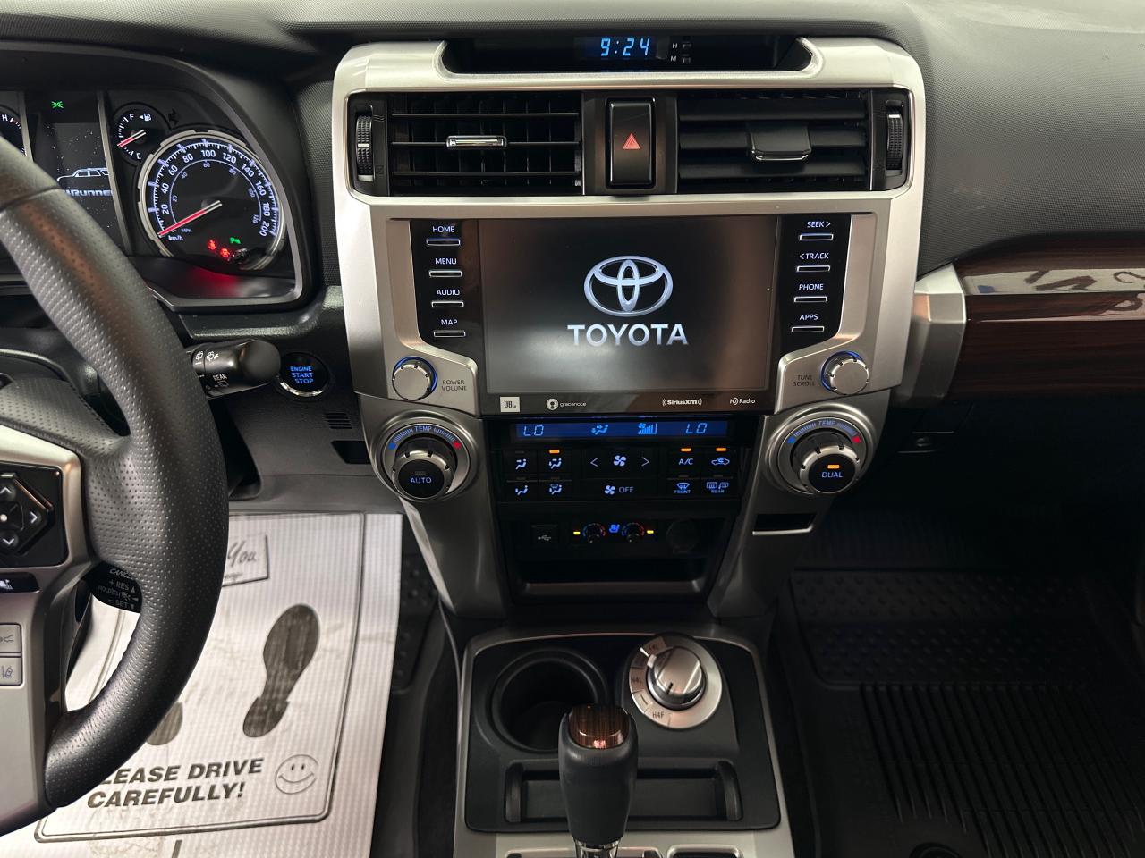 2022 Toyota 4Runner Base 4dr 4x4 Photo