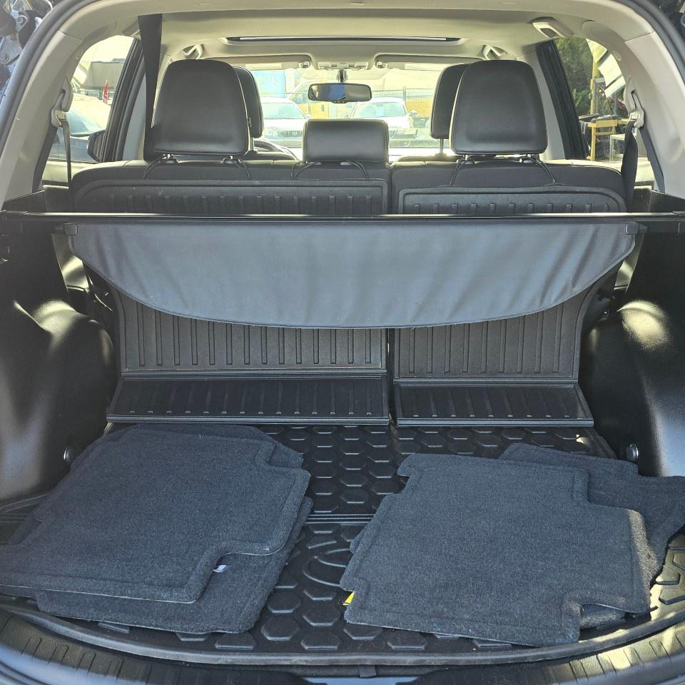 2015 Toyota RAV4 AWD 4dr Limited Photo