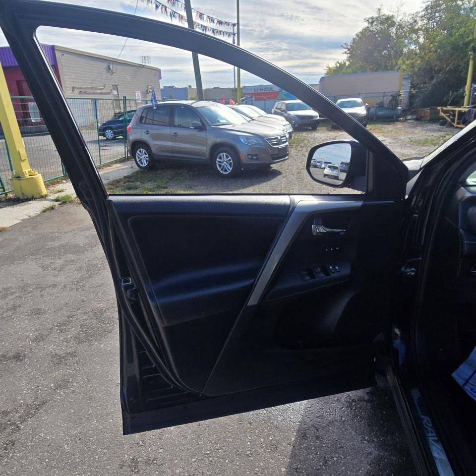 2015 Toyota RAV4 AWD 4dr Limited Photo