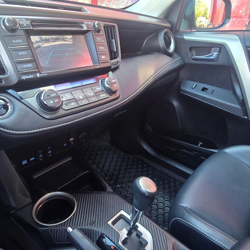 2015 Toyota RAV4 AWD 4dr Limited Photo