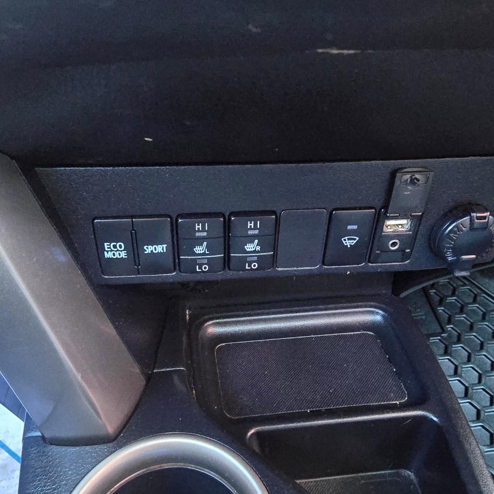 2015 Toyota RAV4 AWD 4dr Limited Photo