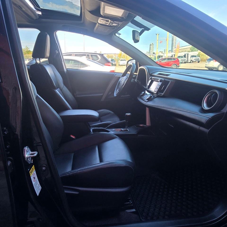 2015 Toyota RAV4 AWD 4dr Limited Photo