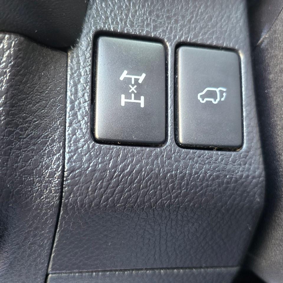 2015 Toyota RAV4 AWD 4dr Limited Photo