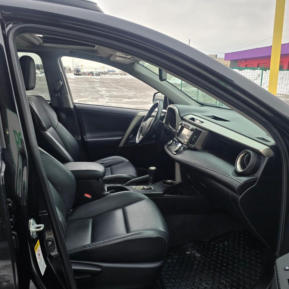 2015 Toyota RAV4 AWD 4dr Limited Photo