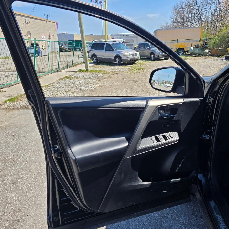 2015 Toyota RAV4 AWD 4dr Limited Photo