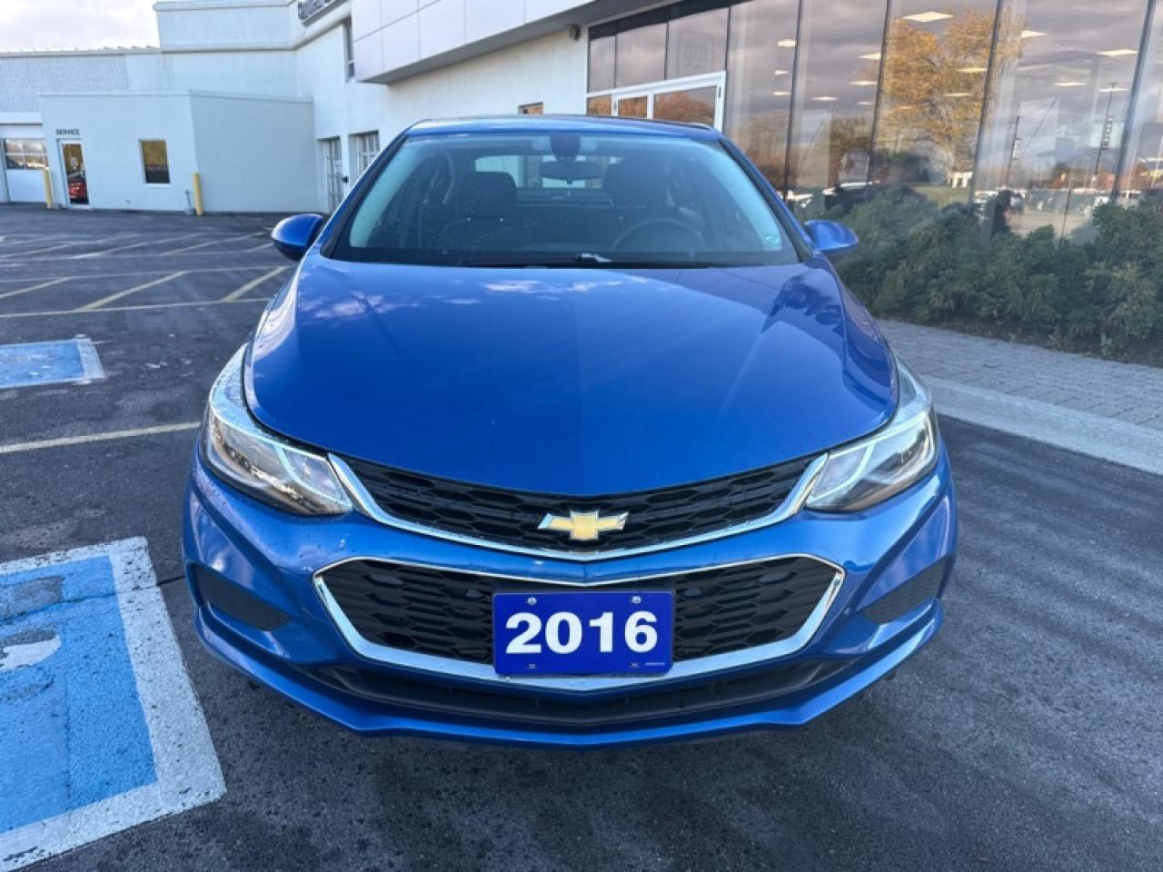 2016 Chevrolet Cruze LT Photo3