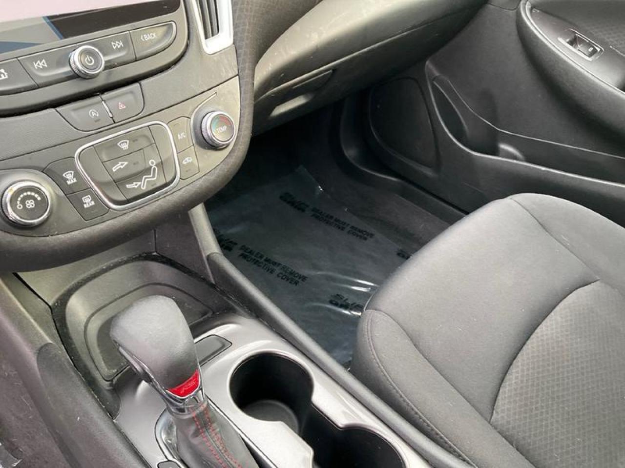 2022 Chevrolet Malibu RS Photo4