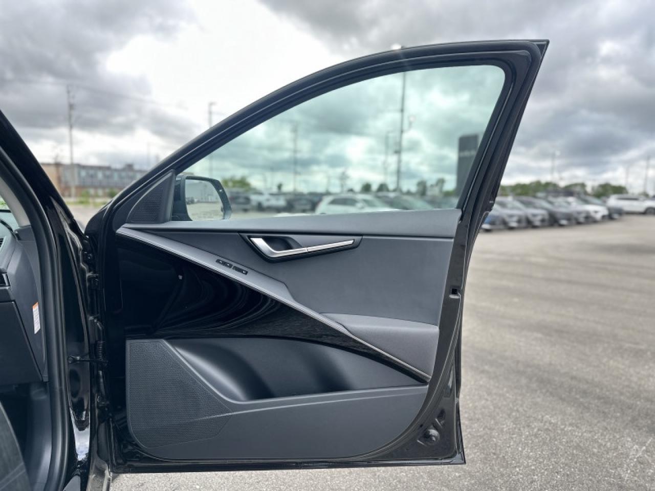 2025 Kia Niro Plug-In Hybrid EX Premium Photo