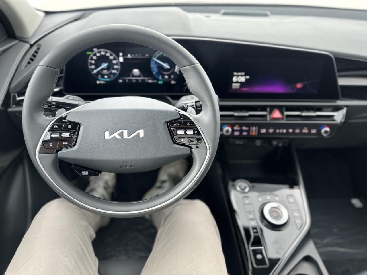 2025 Kia Niro Plug-In Hybrid EX Premium Photo