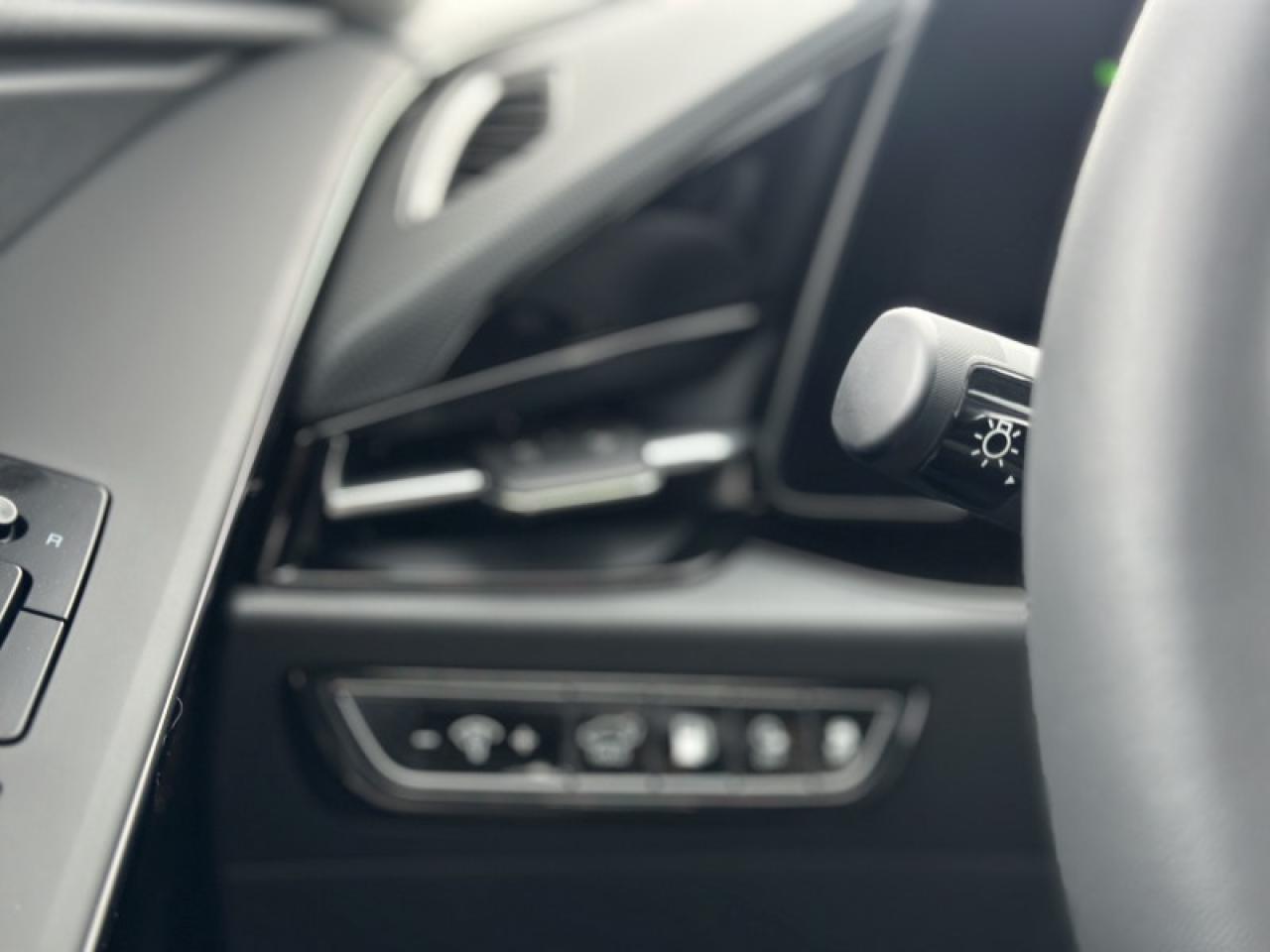 2025 Kia Niro Plug-In Hybrid EX Premium Photo