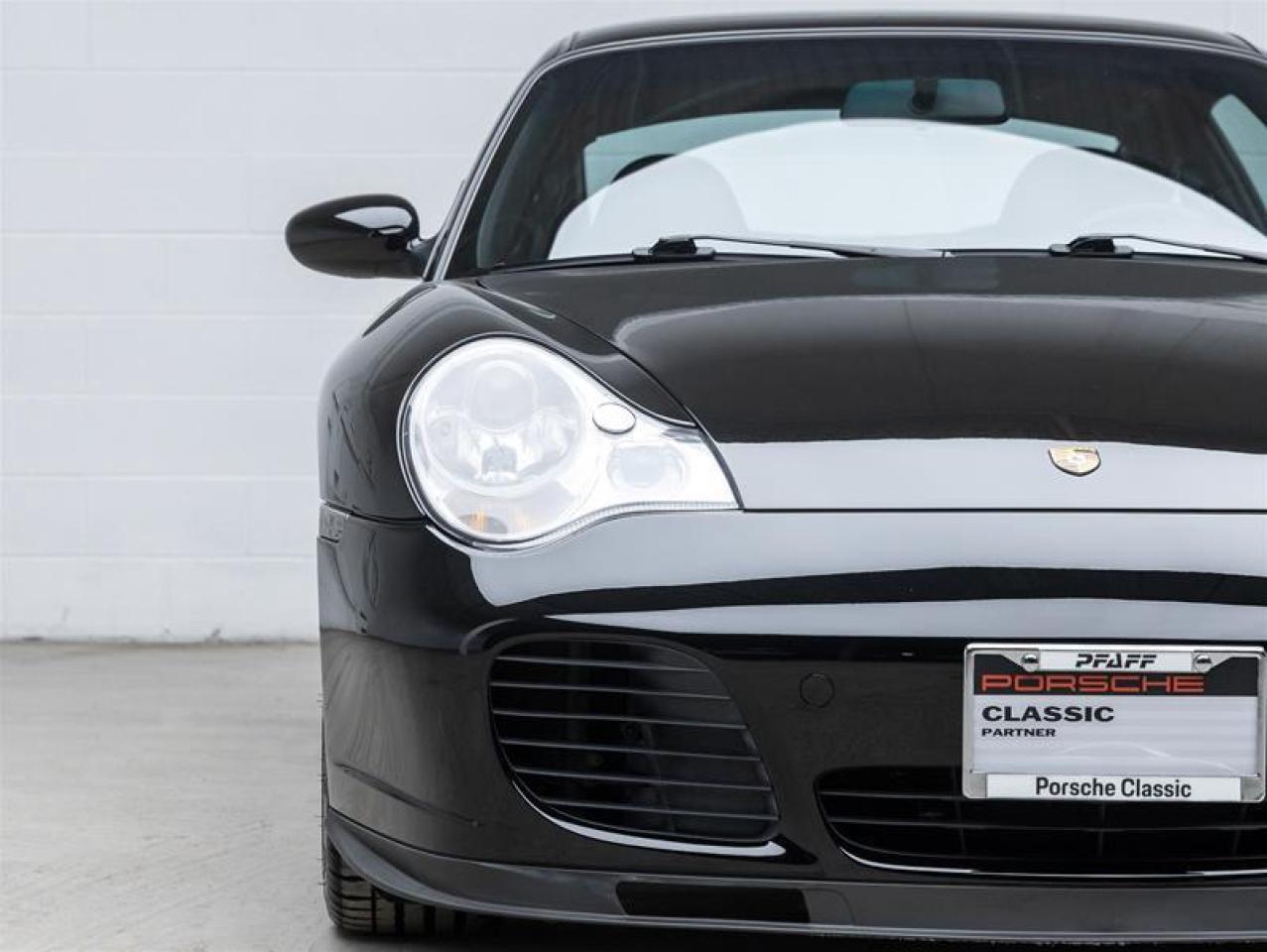 2001 Porsche 911  Photo