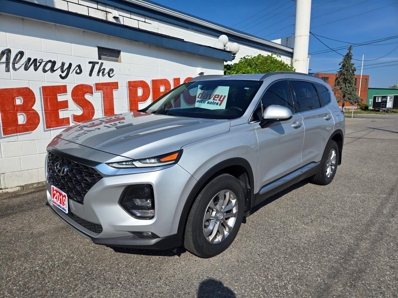 2019 Hyundai Santa Fe Essential w/Safety Package (A8) 4dr Front-Wheel Drive Photo3