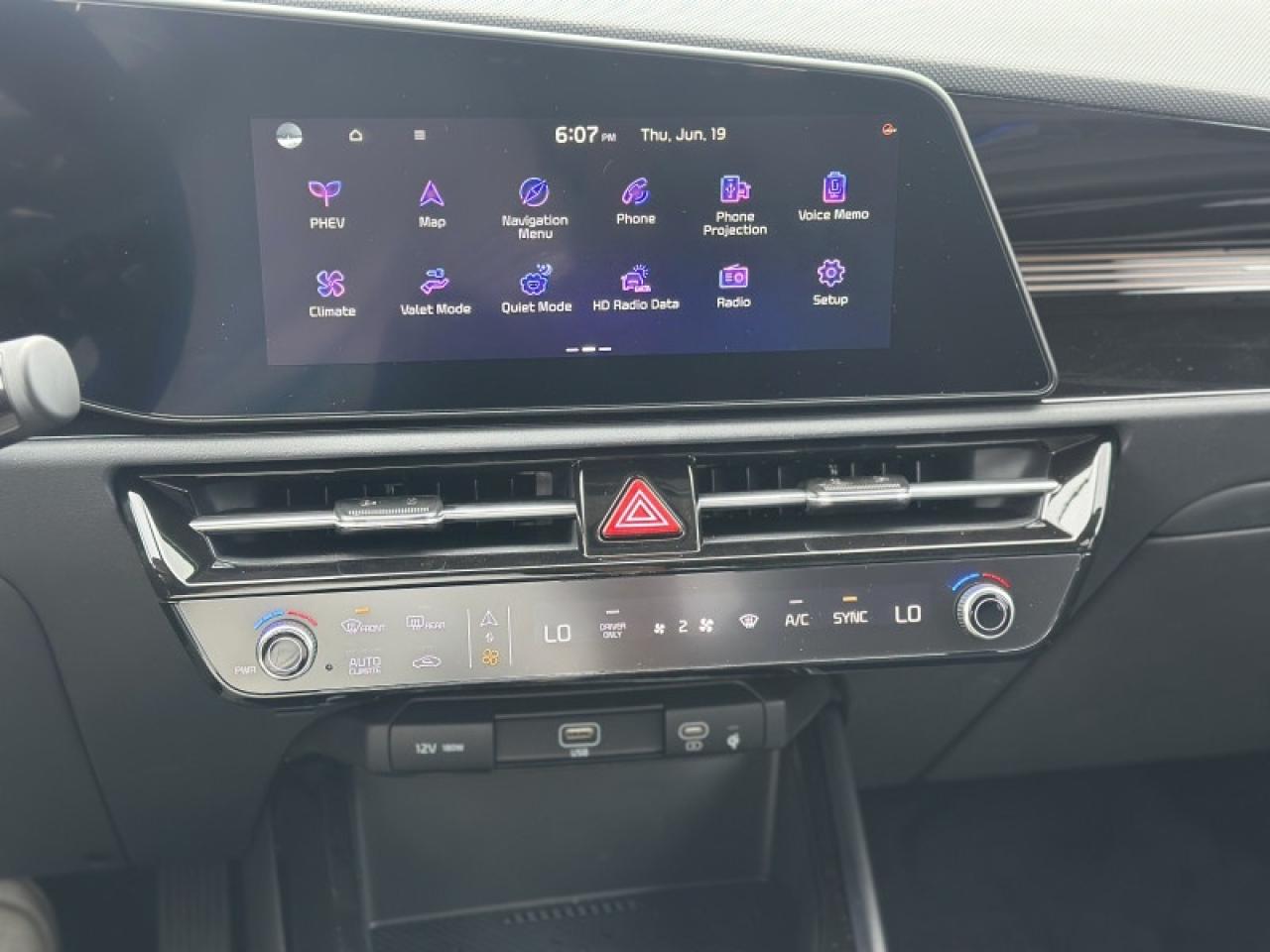 2025 Kia Niro Plug-In Hybrid EX Premium Photo