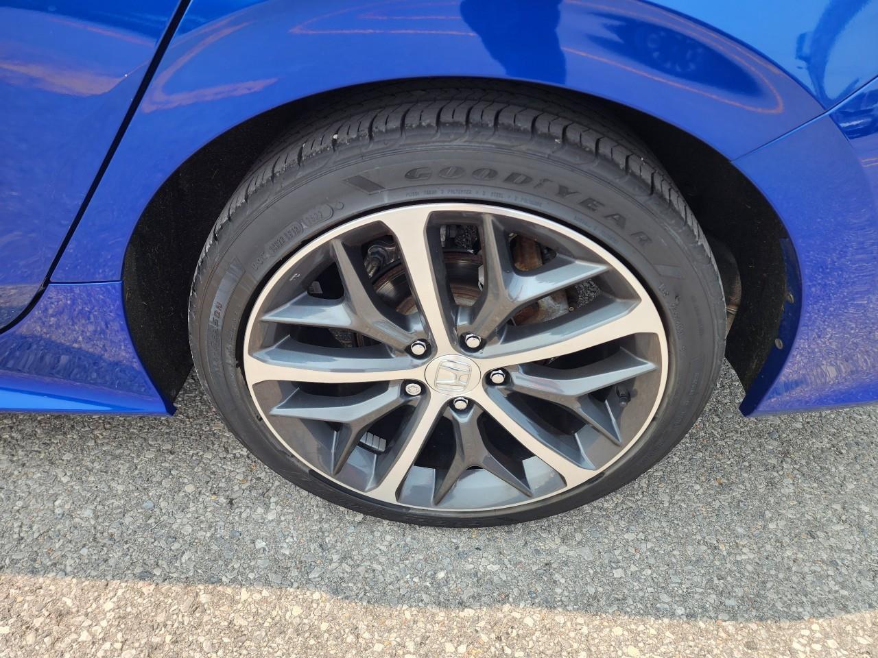 2022 Honda Civic Touring 4dr Sedan Photo