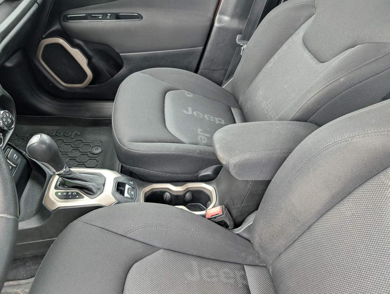 2015 Jeep Renegade Sport 4dr Front-wheel Drive Photo