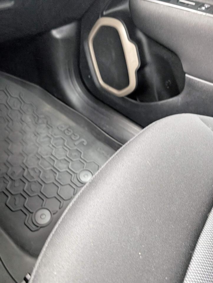 2015 Jeep Renegade Sport 4dr Front-wheel Drive Photo