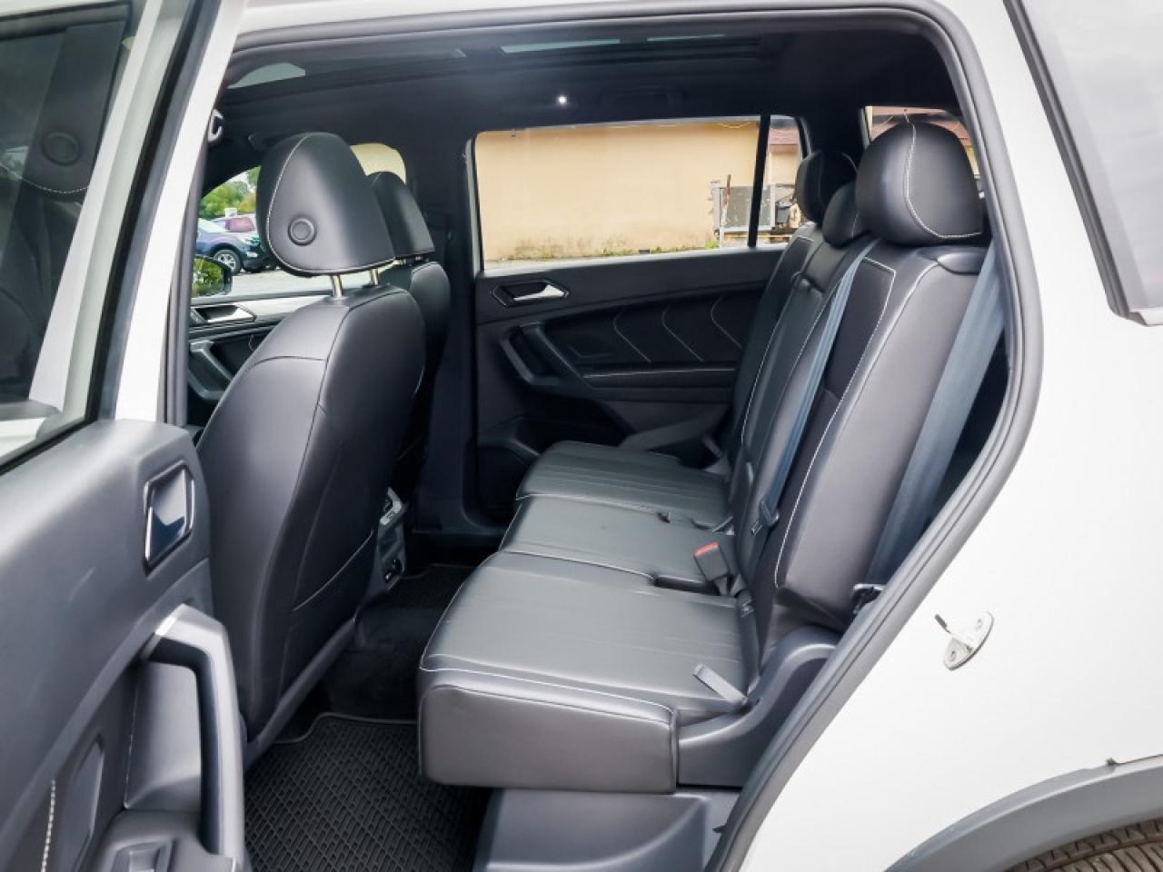 2024 Volkswagen Tiguan Comfortline R-Line Black Edition Photo