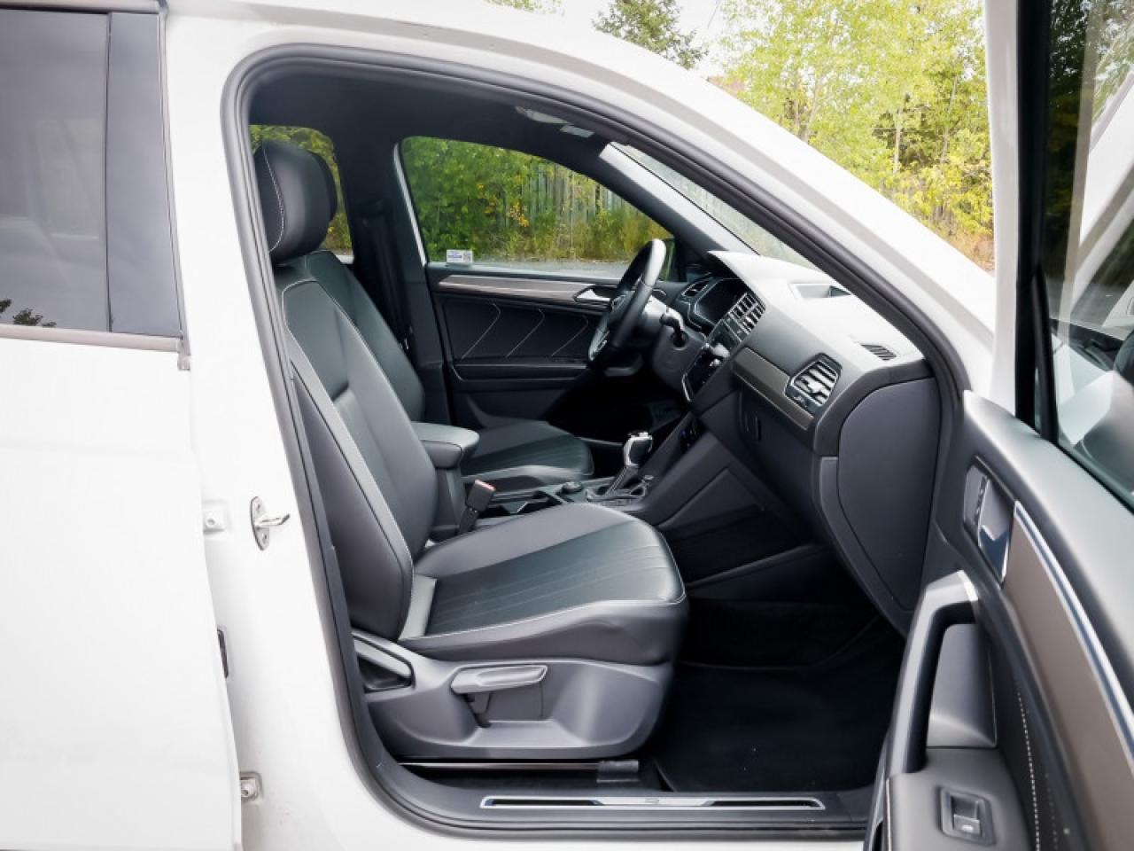 2024 Volkswagen Tiguan Comfortline R-Line Black Edition Photo