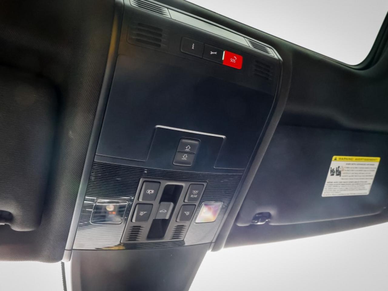 2024 Volkswagen Tiguan Comfortline R-Line Black Edition Photo