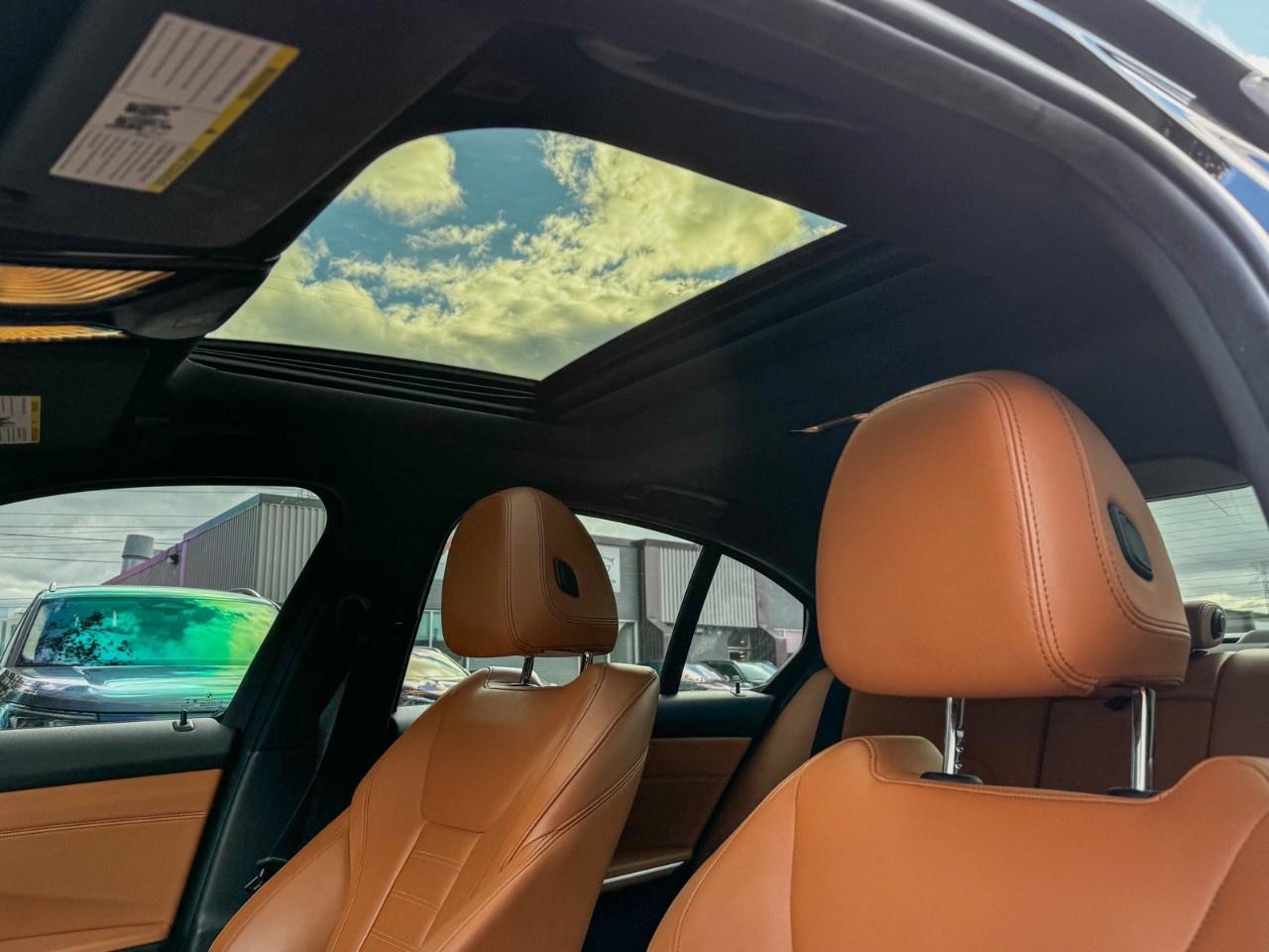 2019 BMW 3 Series Sedan Photo