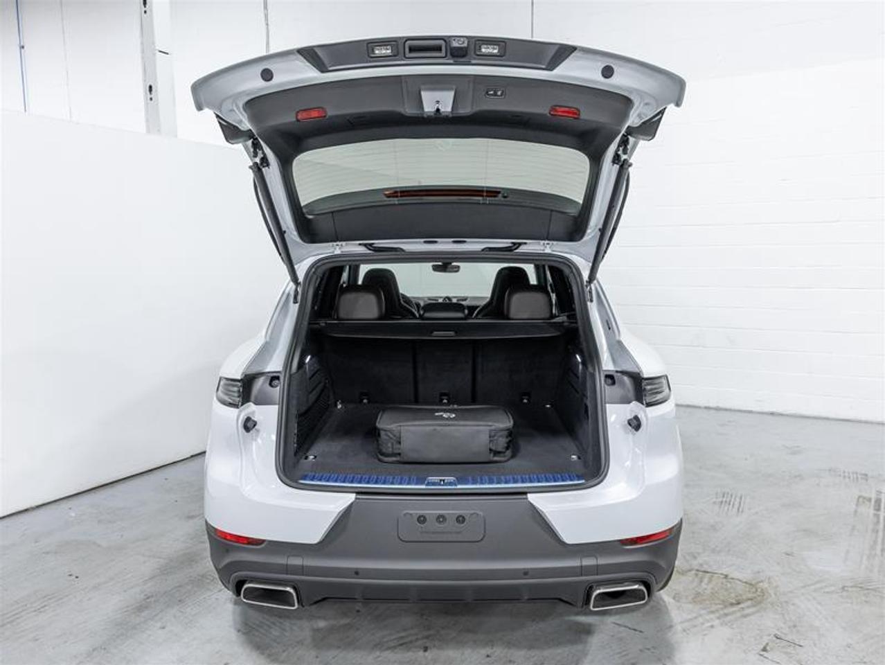 2026 Porsche Cayenne  Photo