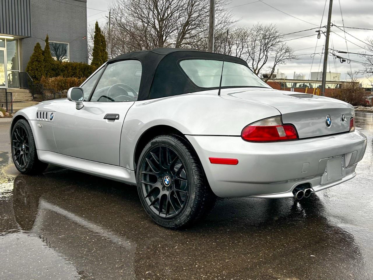 2002 BMW Z3 Series Z3 2dr Roadster 3.0i Photo
